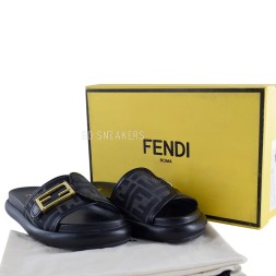 Fendi Slippers Black