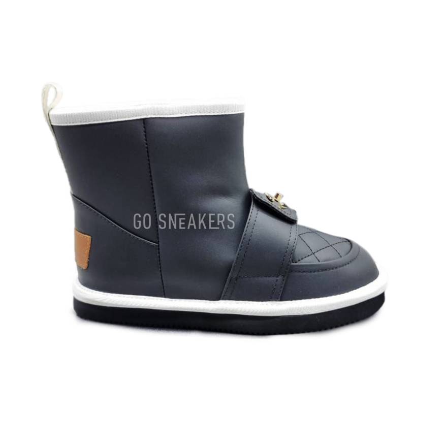 Snow boots chanel sales