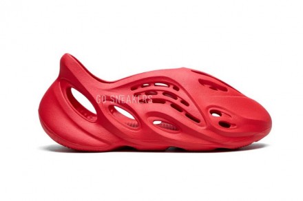 Унисекс кроссовки для бега Adidas Yeezy Foam Runner Vermillion