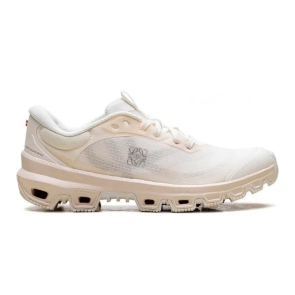 Женские кроссовки On Cloudventure 2 x LOEWE Eggshell