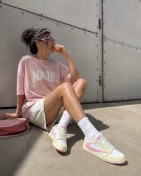 Travis Scott x Nike Air Jordan 1 OG Muslin Shy Pink