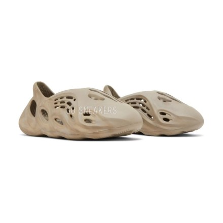 Унисекс кроссовки для бега Adidas Yeezy Foam Rnnr Stone Sage
