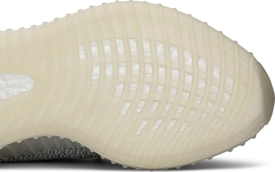 Yeezy v2 outlet cloud reflective