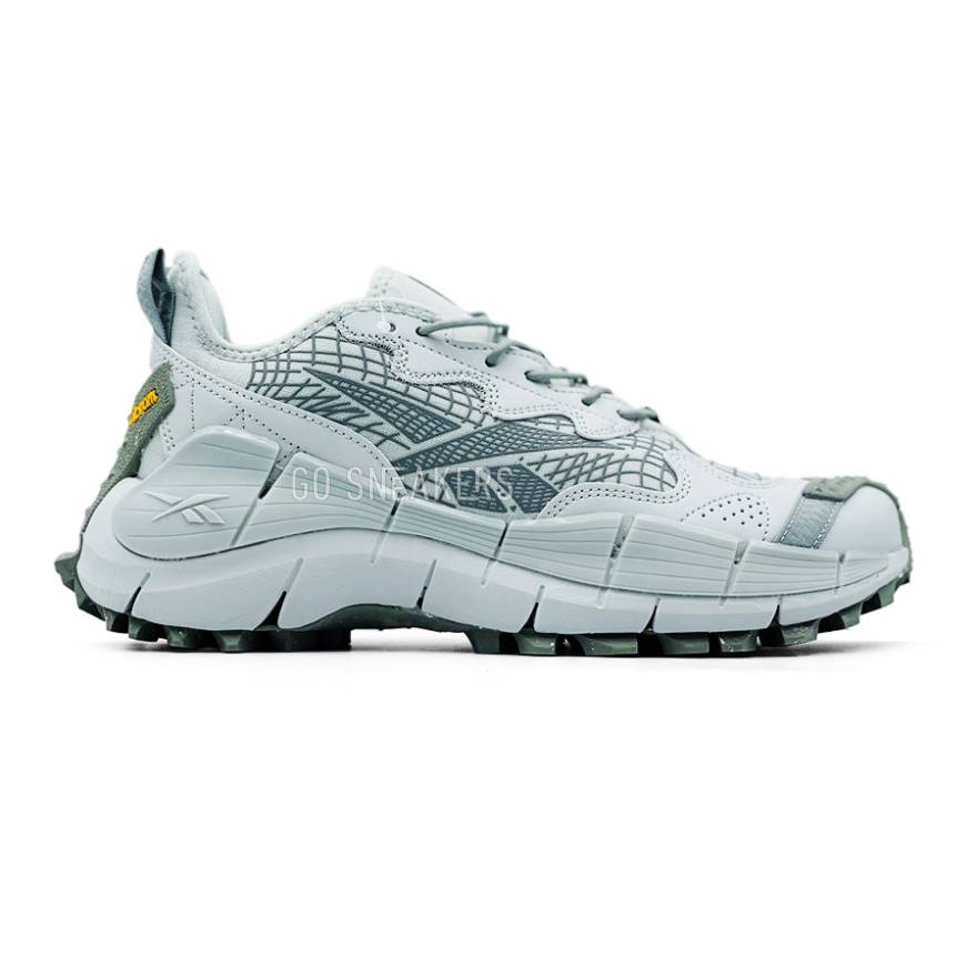 All white top reebok zigs